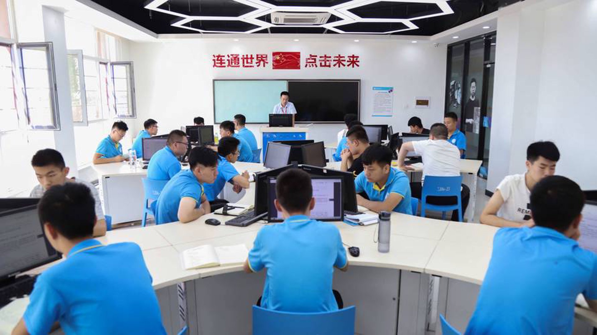 鹏智兴科技